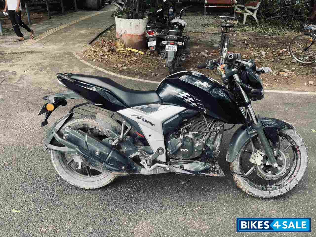 TVS Apache RTR 160 4V