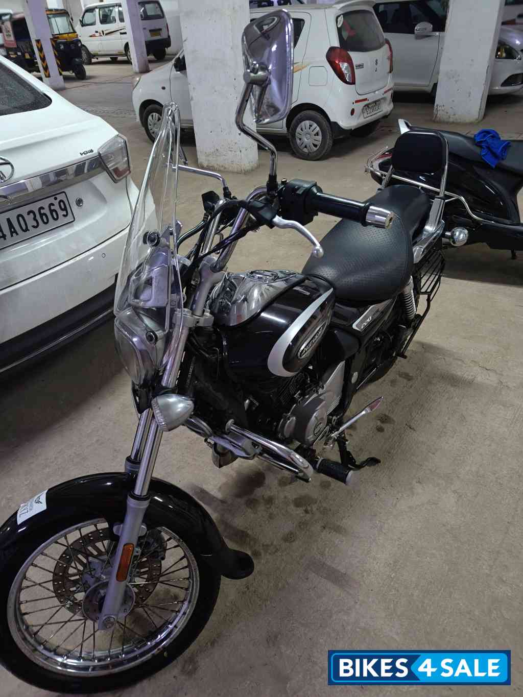 Bajaj Avenger Cruise 220 BS6