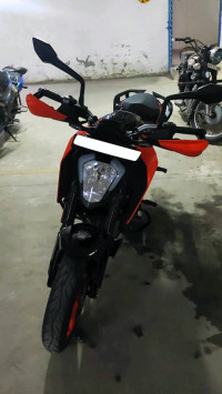 Orange KTM Duke 200
