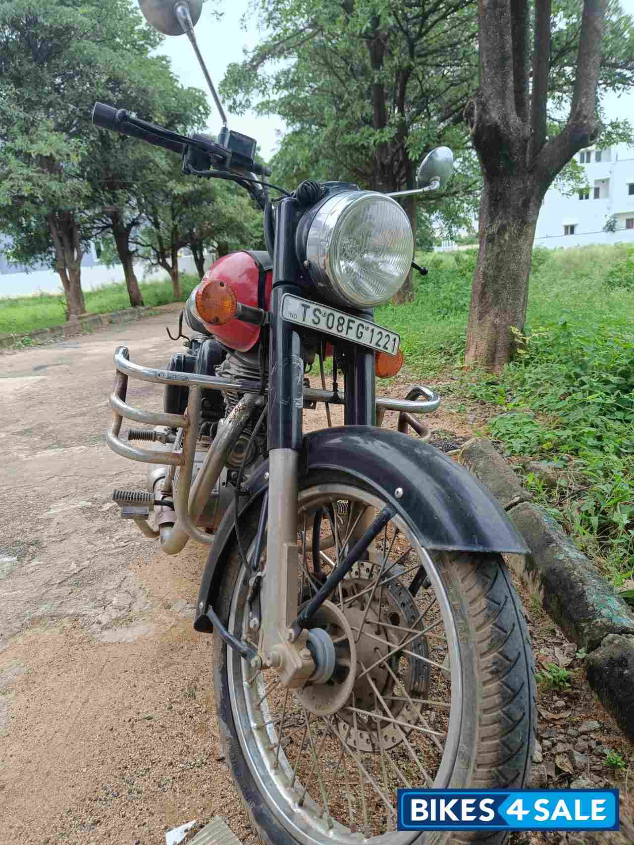 Royal Enfield Classic 350 Redditch Red