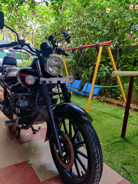Bajaj Avenger Street 220