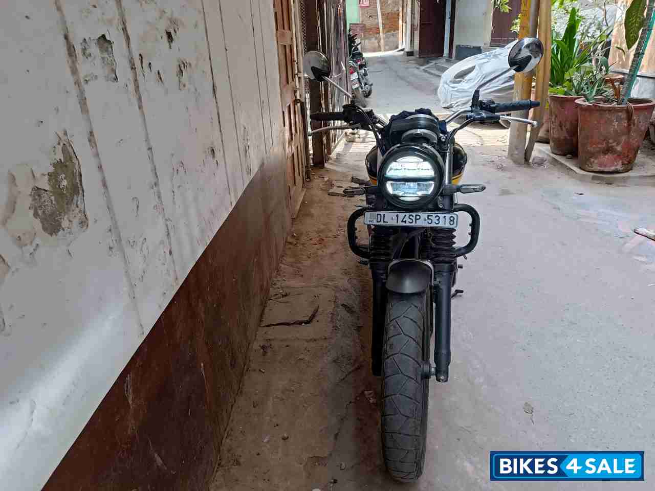 Black & Yellow Honda CB350RS