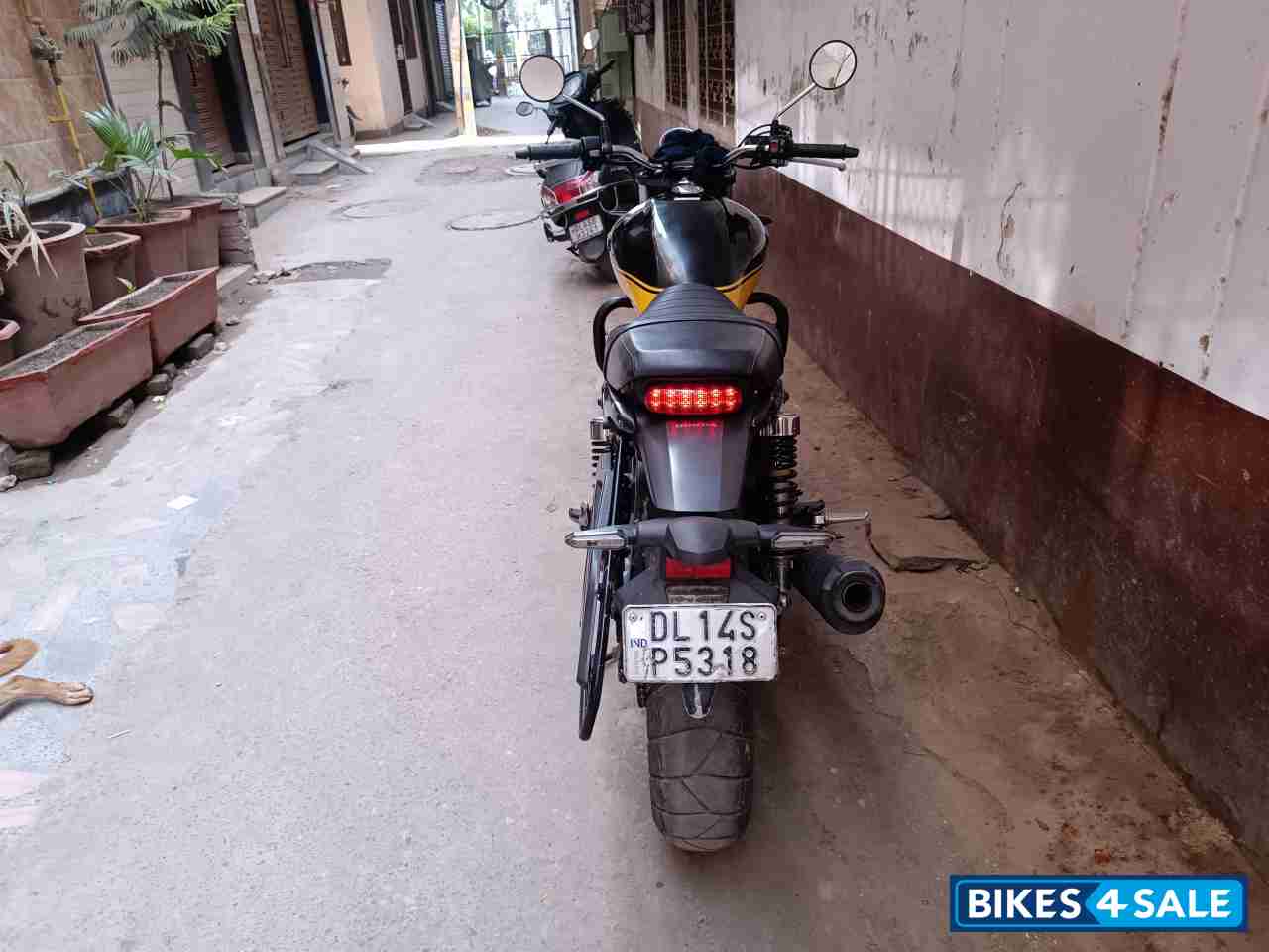 Black & Yellow Honda CB350RS