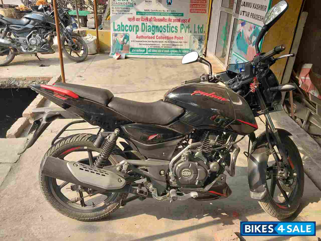 Bajaj Pulsar 125 Split Seat