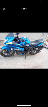 Blue Suzuki Gixxer SF