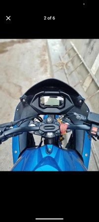 Blue Suzuki Gixxer SF