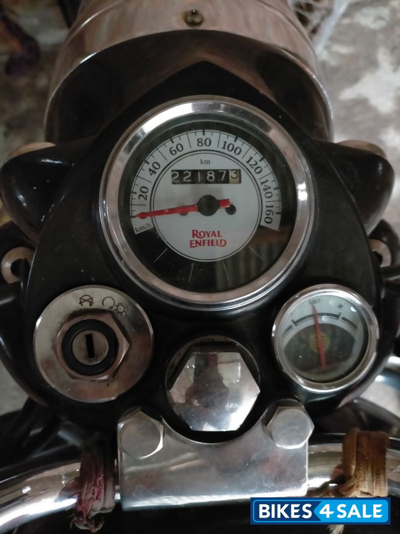 Black Royal Enfield Bullet Standard 350