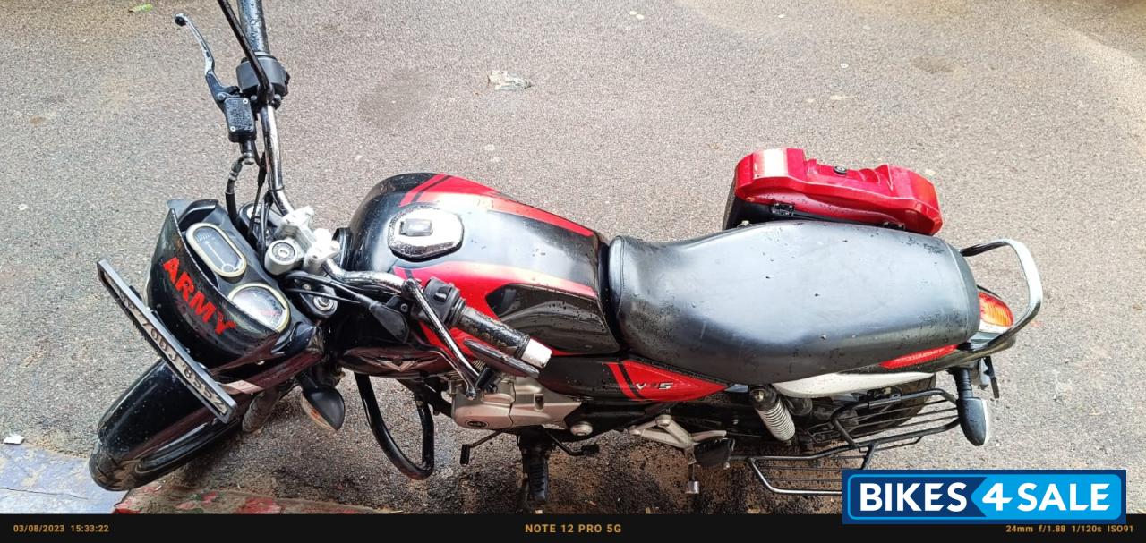 Bajaj V15