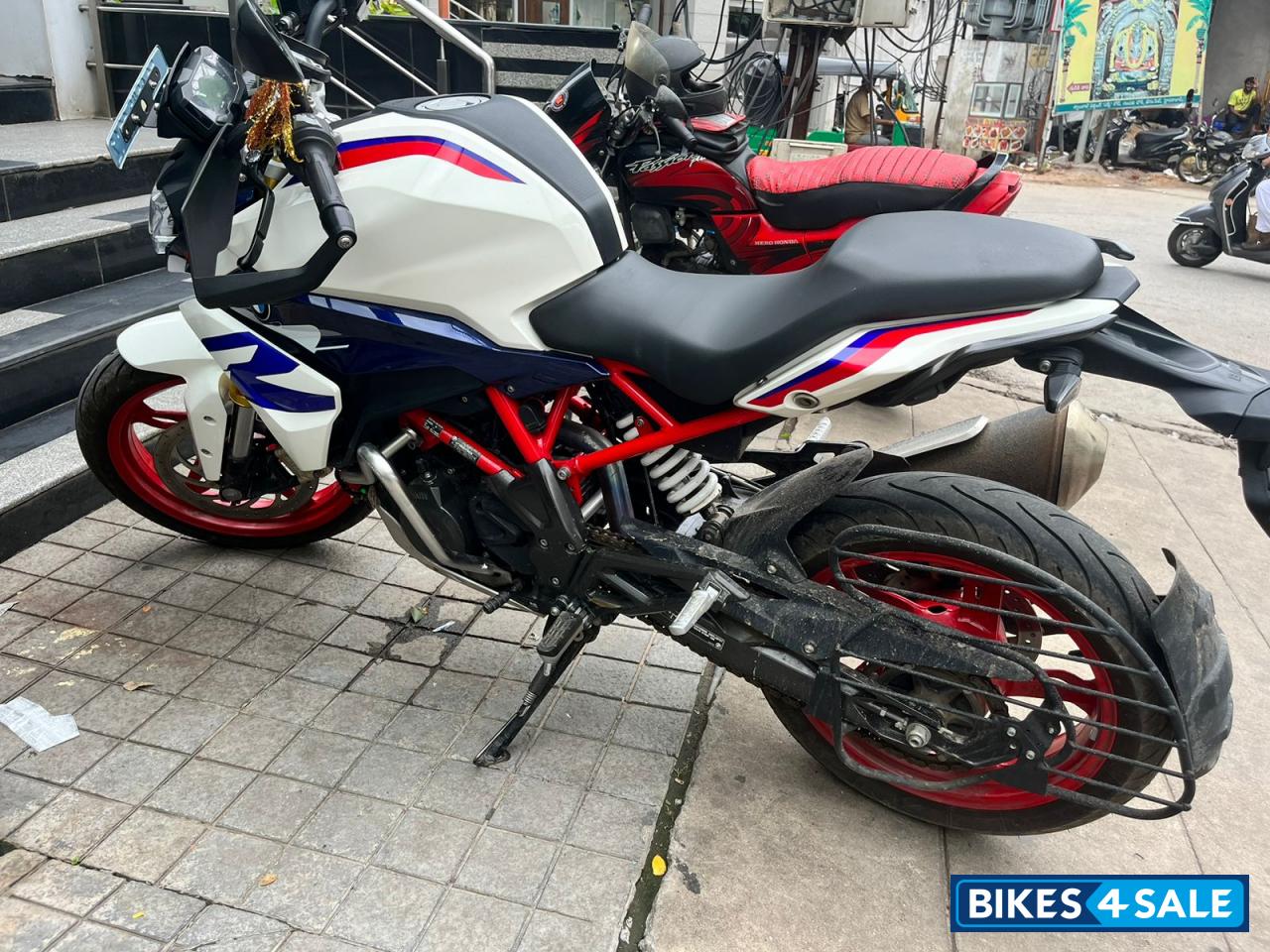 Kyanite Blue BMW G 310 R