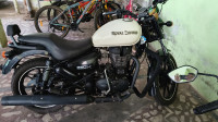 White Royal Enfield Thunderbird X 350