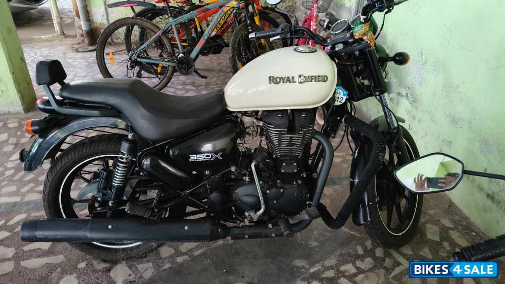 White Royal Enfield Thunderbird X 350