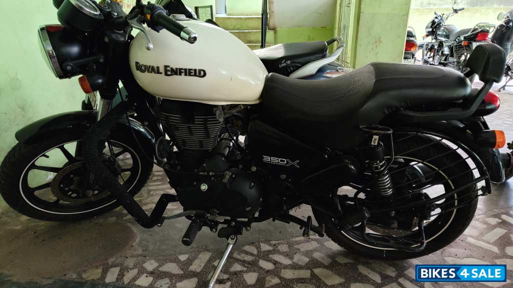 White Royal Enfield Thunderbird X 350