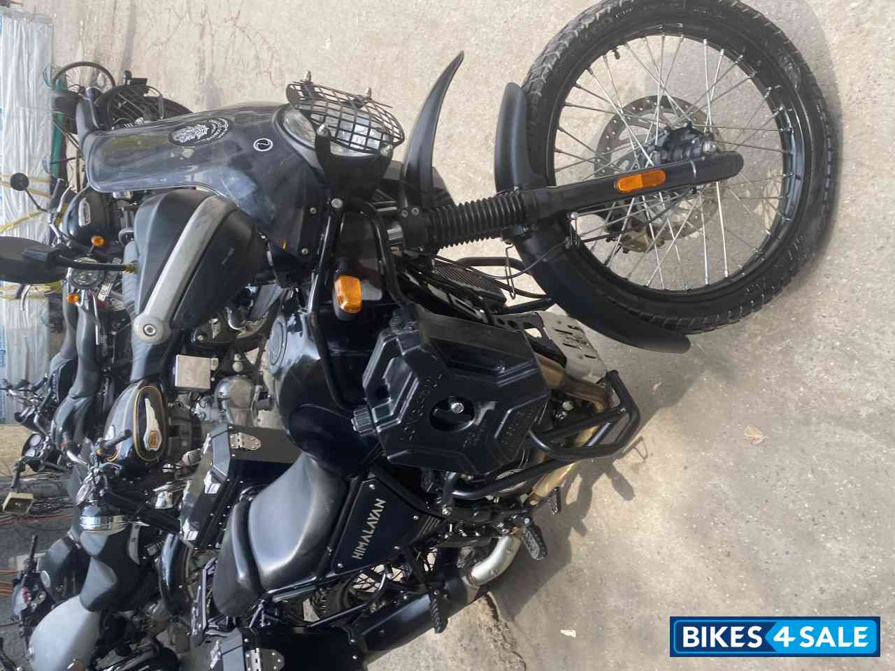 Granite Black Royal Enfield Himalayan BS VI