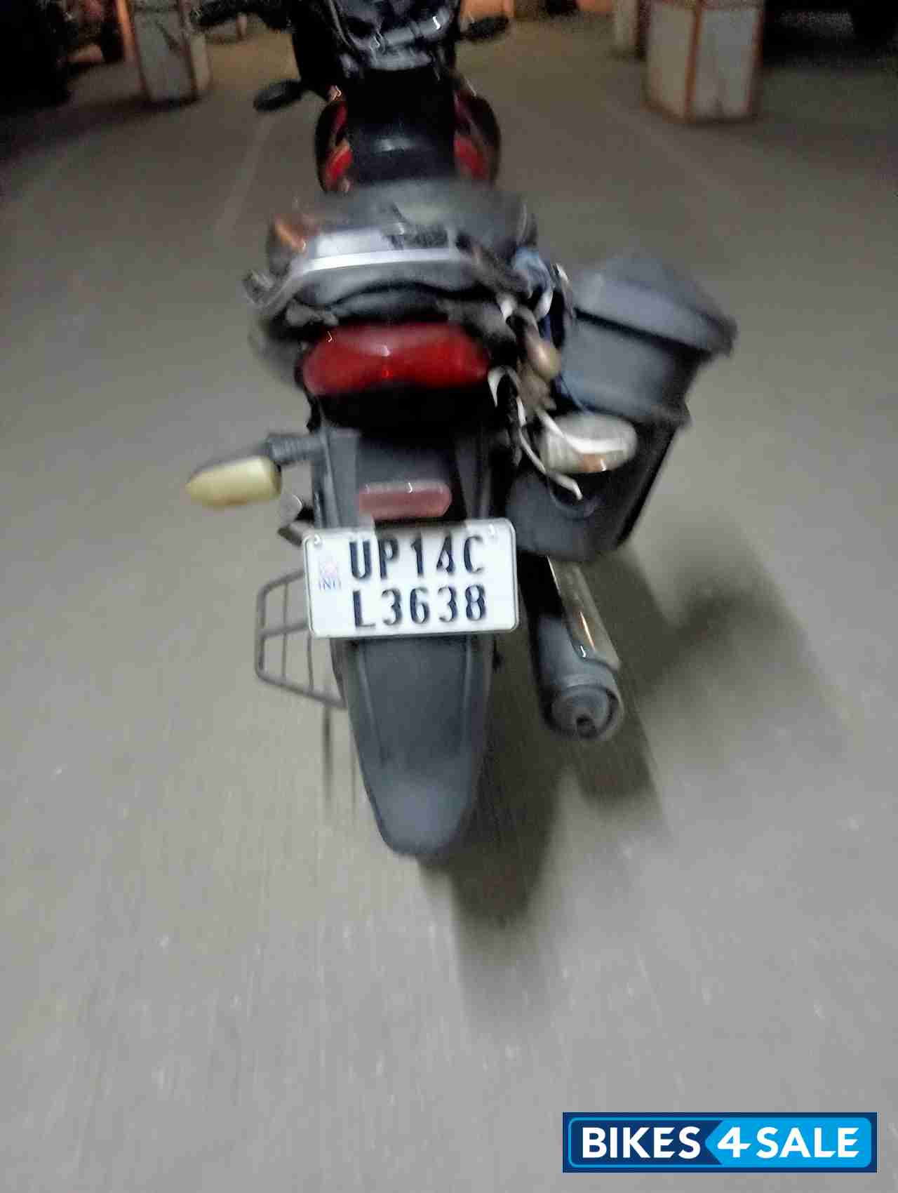 Black Mahindra Centuro Rockstar