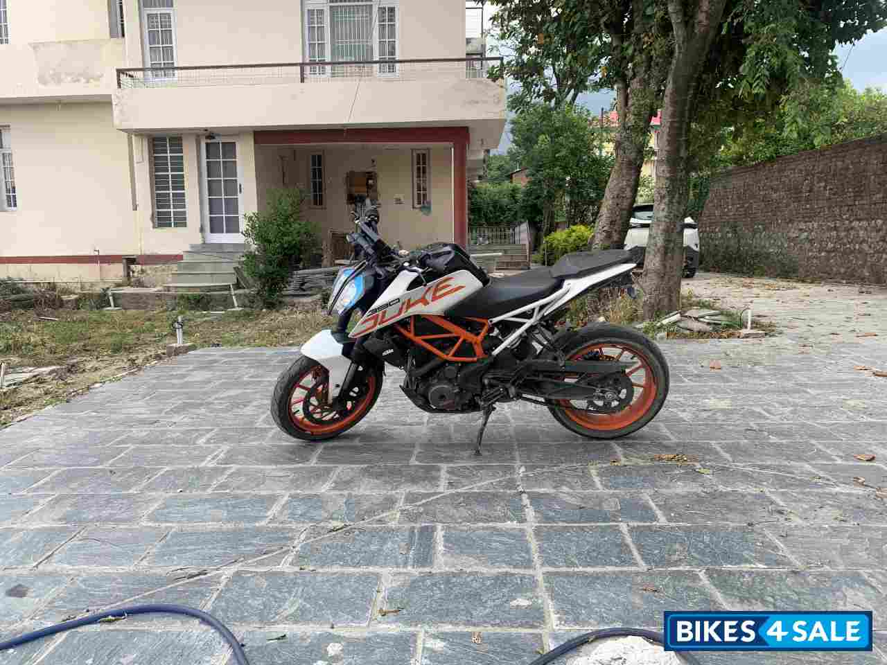 White KTM Duke 390