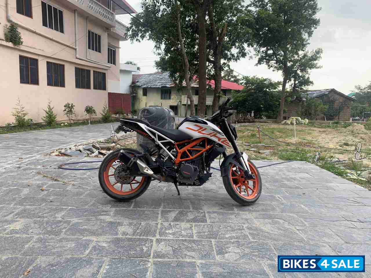 White KTM Duke 390