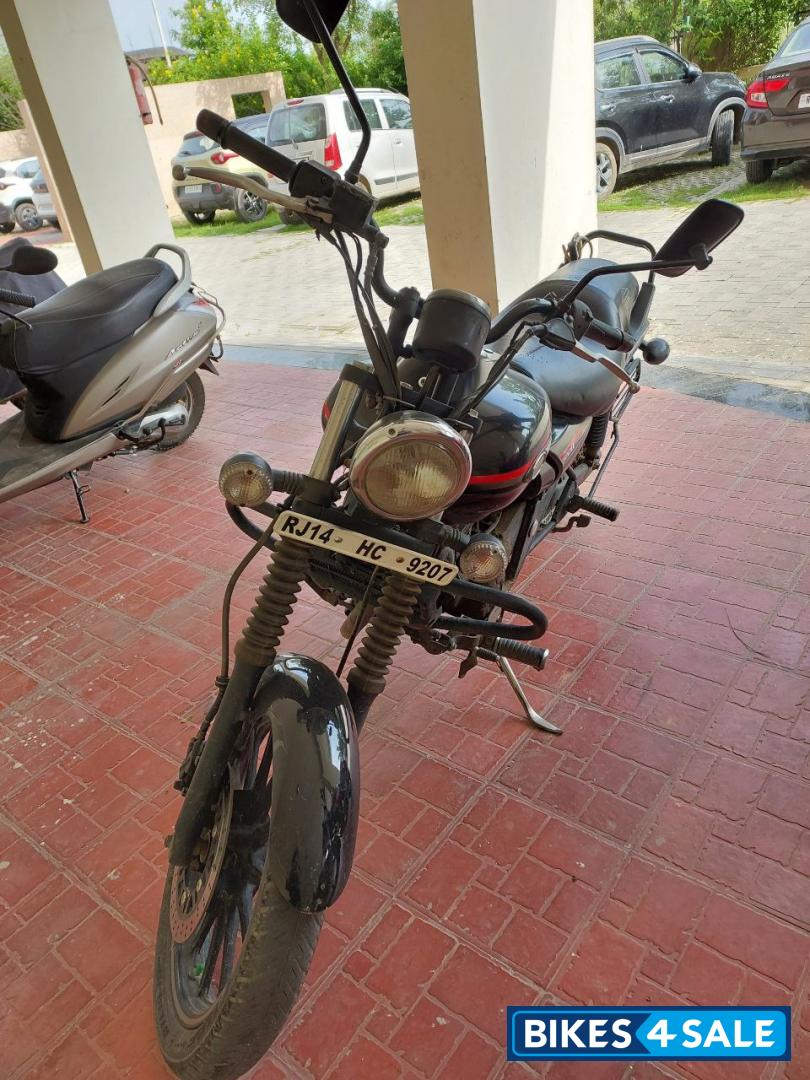 Black Bajaj Avenger Street 220