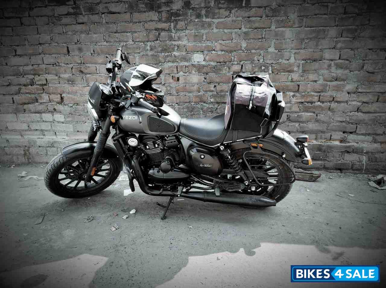 Smoke Gray Yezdi Roadster Dark