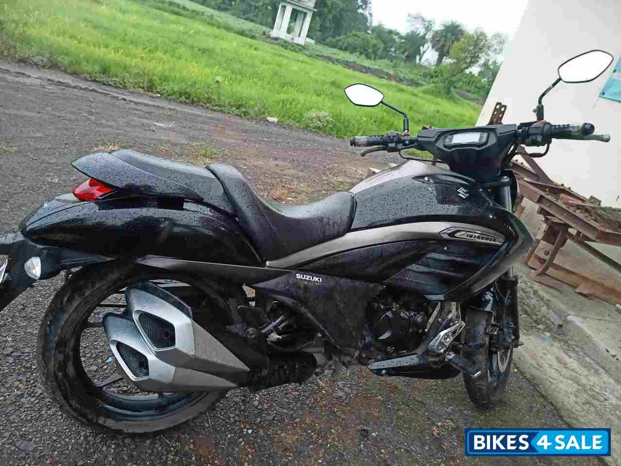 Black Suzuki Intruder 150 BS6