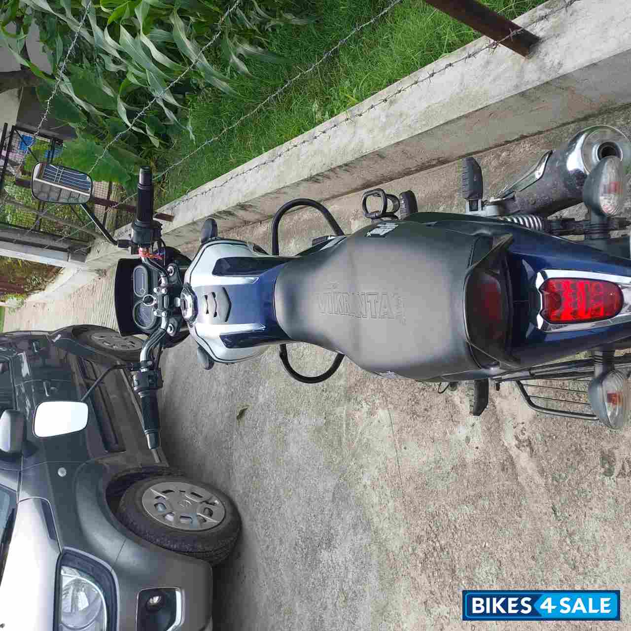 Blue Bajaj V15 Blue Bajaj V15
