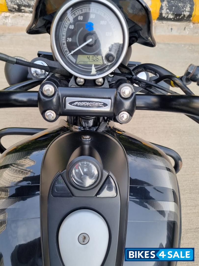 Black Bajaj Avenger Street 160 BS6