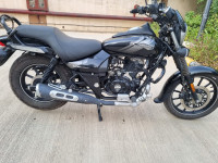 Black Bajaj Avenger Street 160 BS6