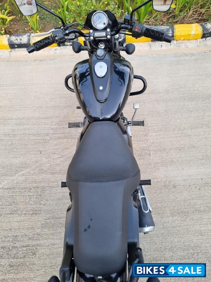 Black Bajaj Avenger Street 160 BS6