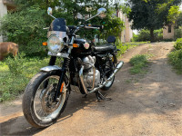 Black Royal Enfield Interceptor 650 Twin