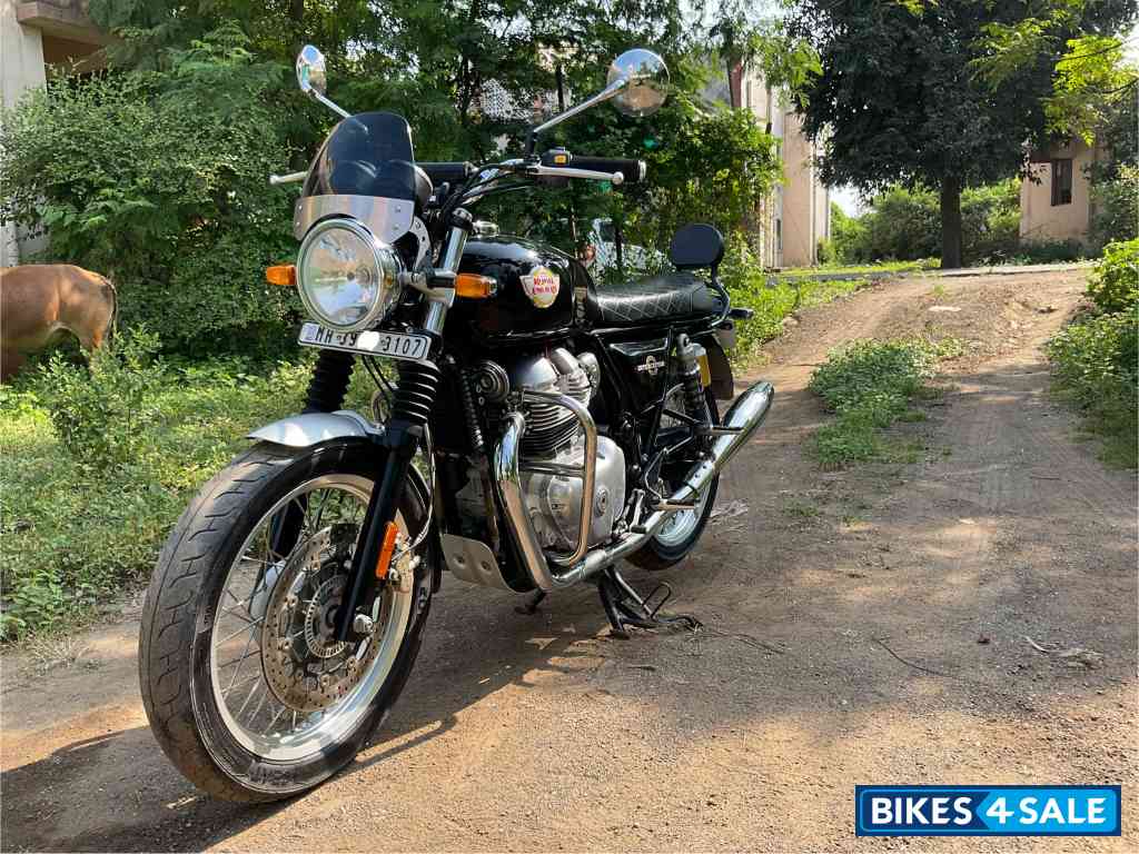 Black Royal Enfield Interceptor 650 Twin