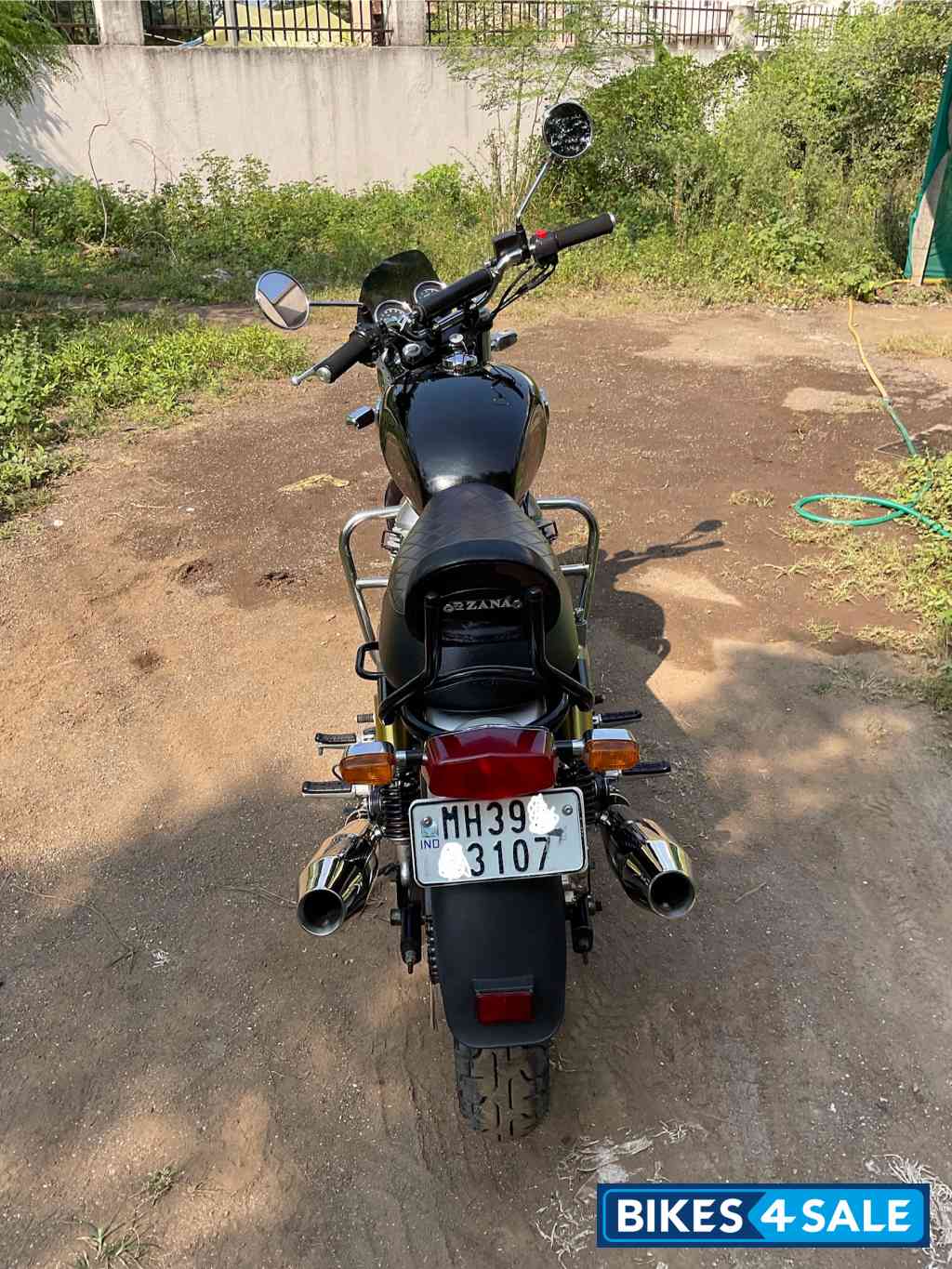 Black Royal Enfield Interceptor 650 Twin