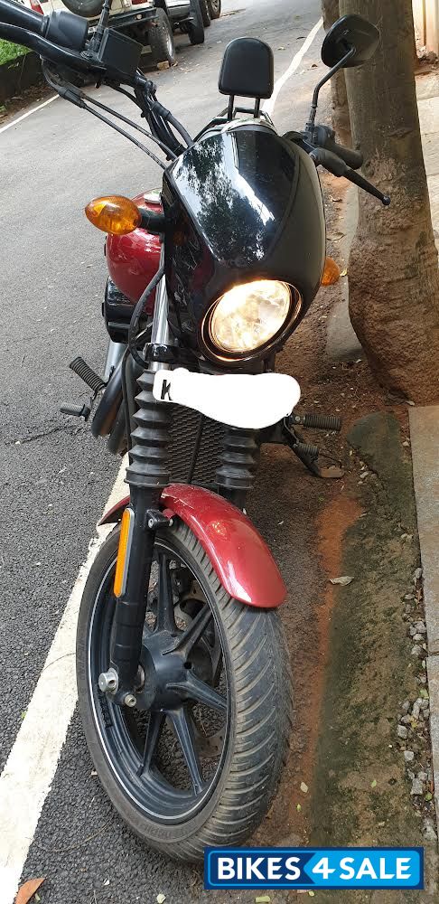 Red Harley Davidson Street 750