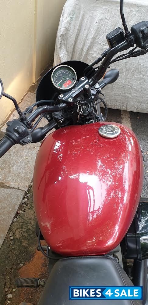 Red Harley Davidson Street 750