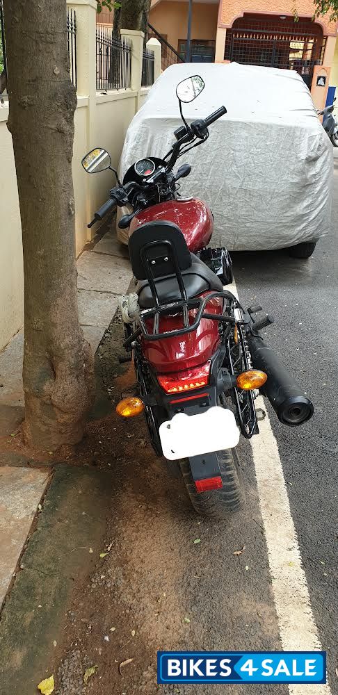 Red Harley Davidson Street 750