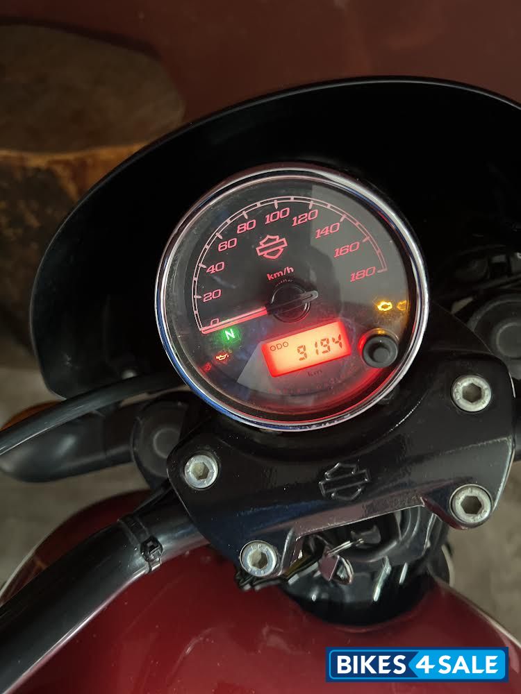 Red Harley Davidson Street 750