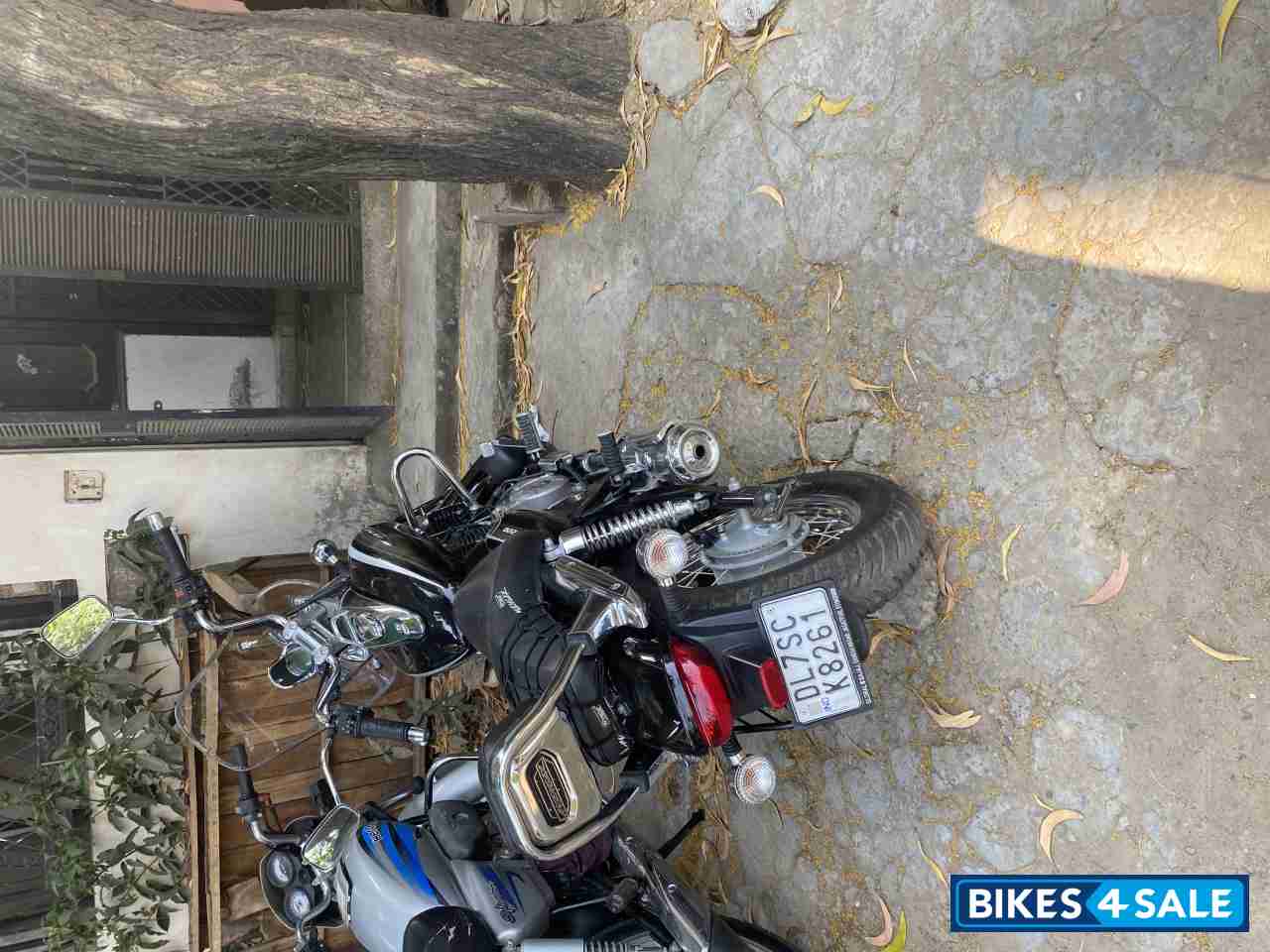 Black Bajaj Avenger Cruise 220 BS6