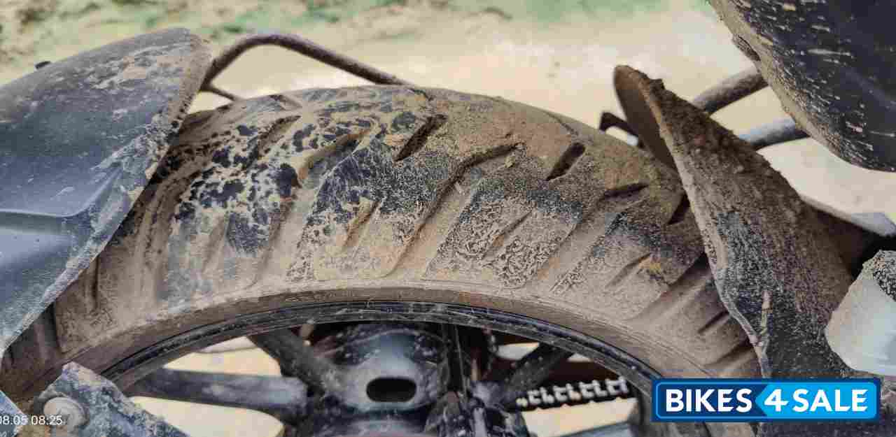 Matte Red Yamaha Fazer 25