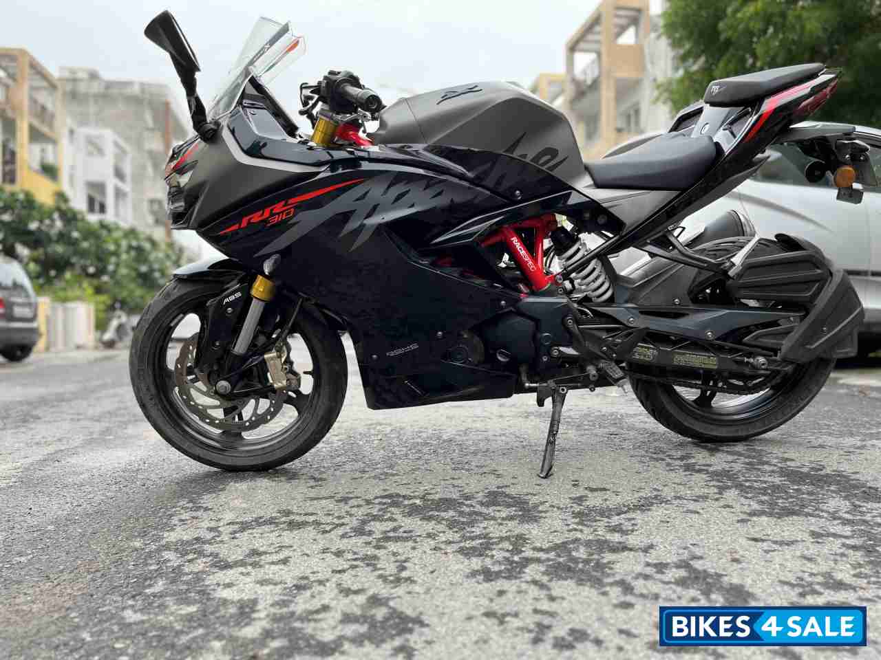 Black TVS Apache RR 310 2020