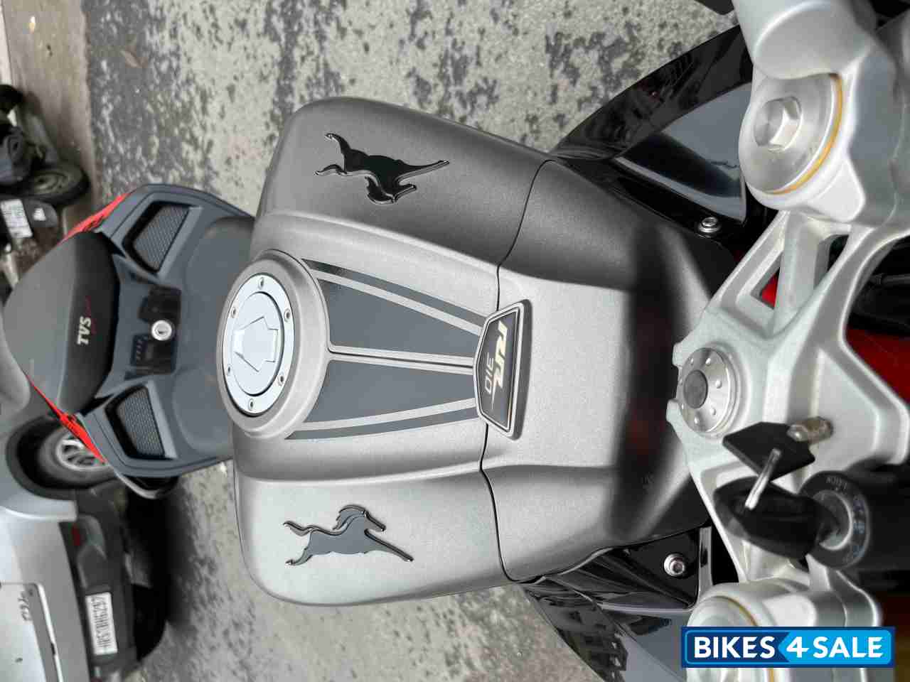 Black TVS Apache RR 310 2020 Black TVS Apache RR 310 2020