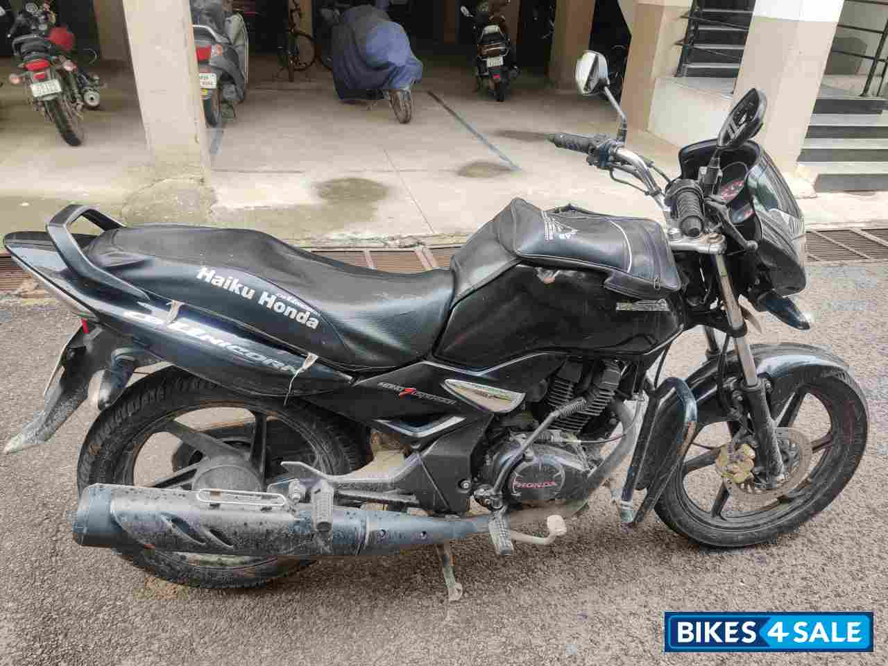 Black Honda CB Unicorn