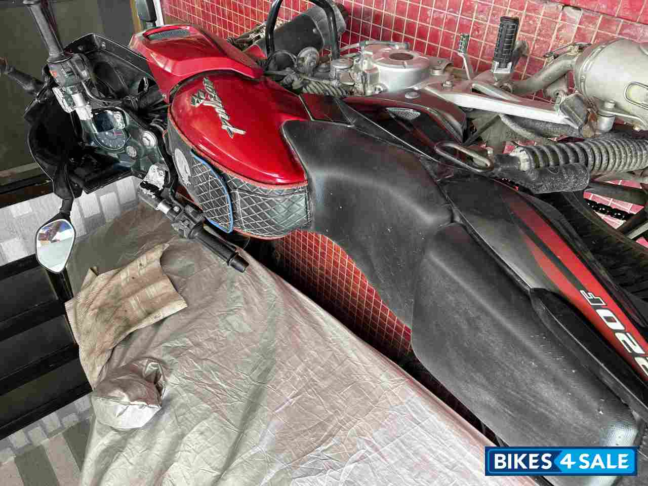 Bajaj Pulsar 220 DTSi