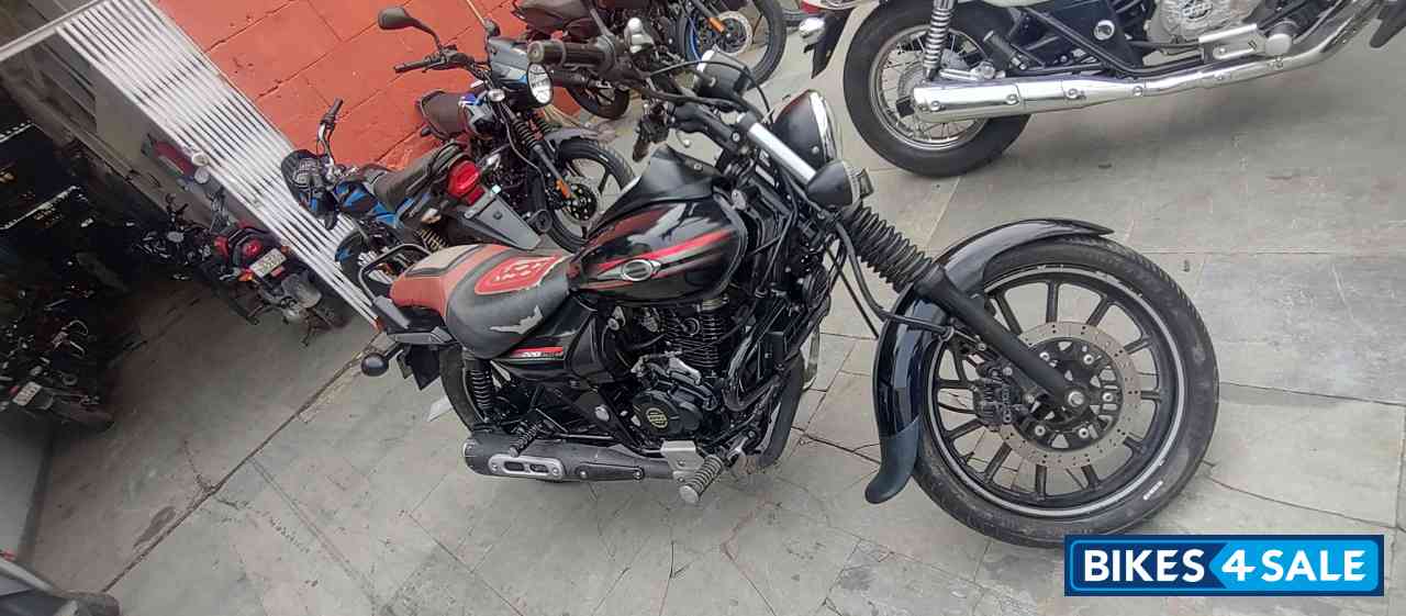 Bajaj Avenger Street 220