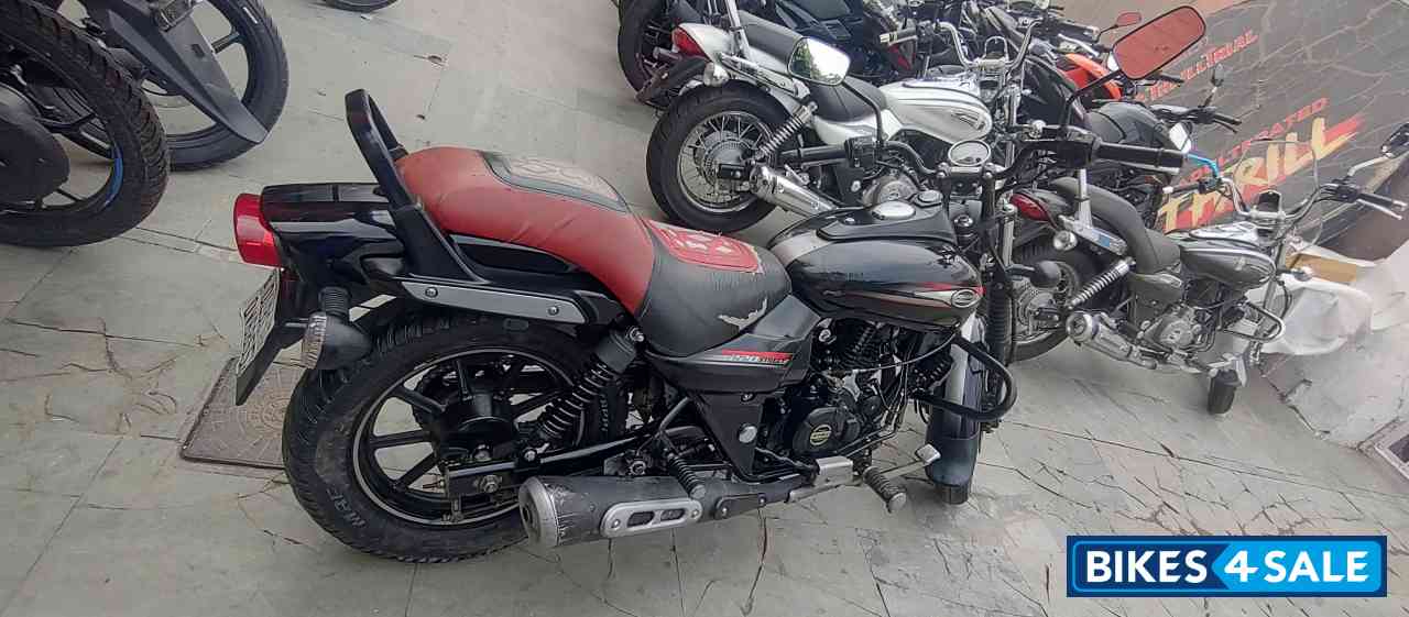 Bajaj Avenger Street 220