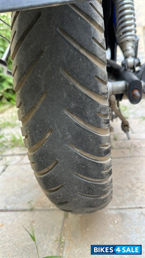 Plasma Blue Bajaj Avenger 220 DTS-i Plasma Blue Bajaj Avenger 220 DTS-i