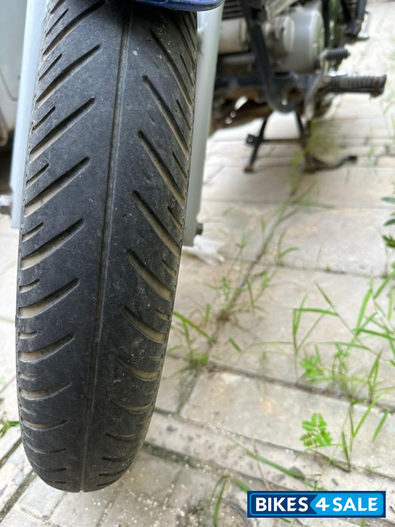 Plasma Blue Bajaj Avenger 220 DTS-i Plasma Blue Bajaj Avenger 220 DTS-i