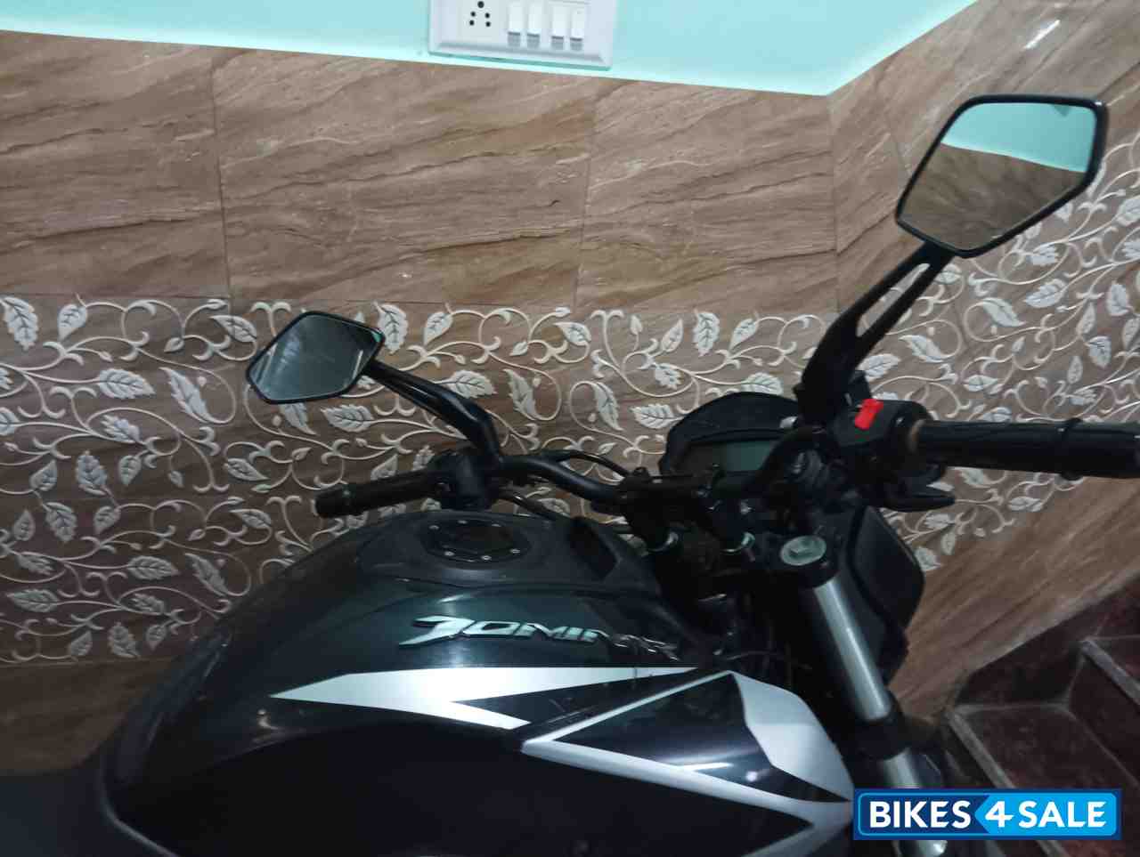 Black Bajaj Dominar 250 2022