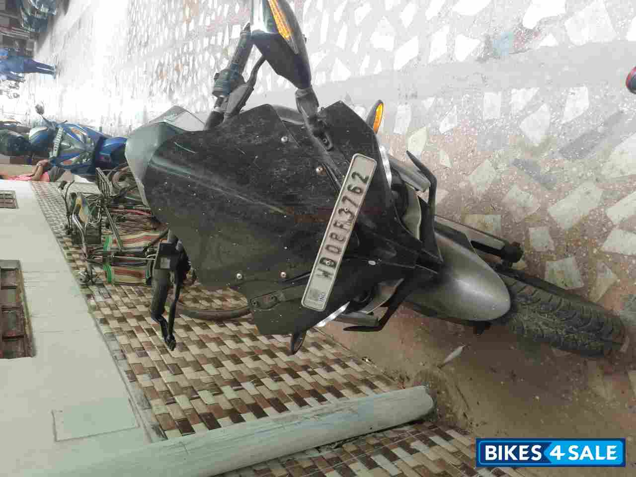 Bajaj Pulsar RS 200 ABS