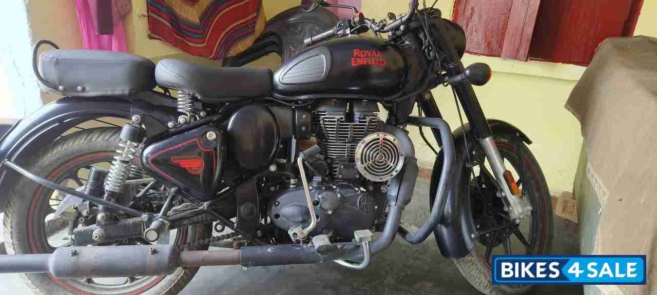 Royal Enfield Classic Stealth Black