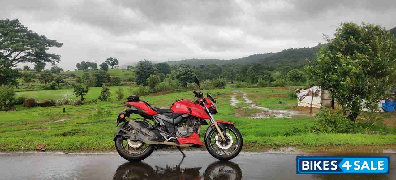 TVS Apache RTR 200 4V