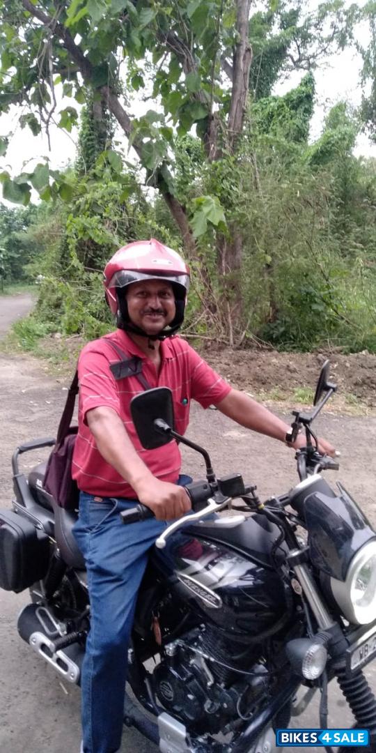 Metallic Greyish Black Bajaj Avenger Street 160 BS6