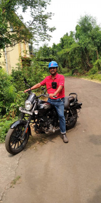 Metallic Greyish Black Bajaj Avenger Street 160 BS6